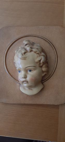 Cherub Angel Face Wall Plaque. -Plaster.