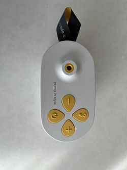 Medela Breast Pump, Pump in Style with MaxFlow, Electric Breastpump, Closed System, Portable