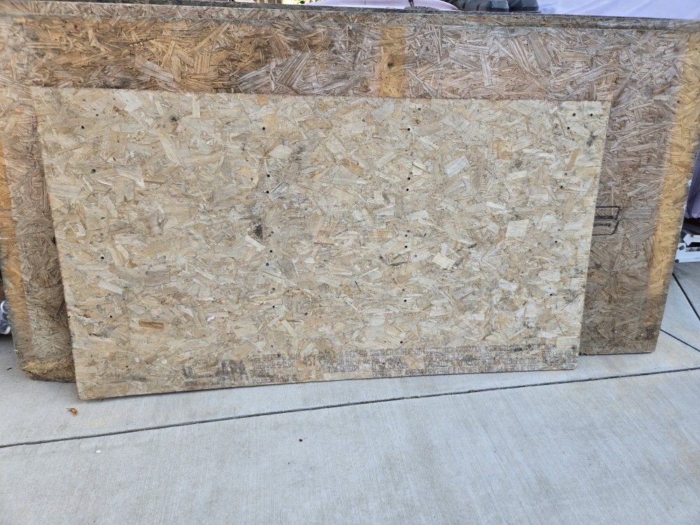 Used Plywood 5/8 x 48 x 96 25 5 Sheets Total all for $50