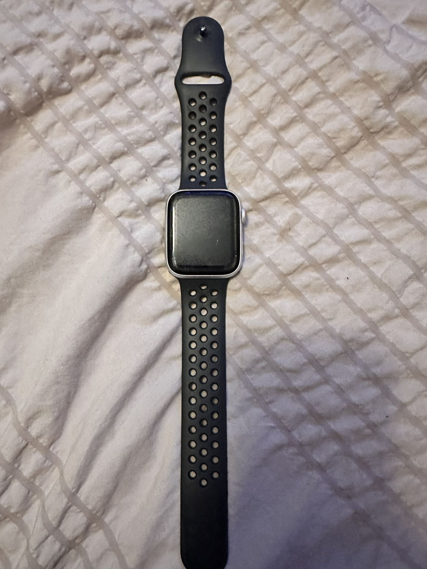 Apple Watch Series 5 44mm (AT&T)