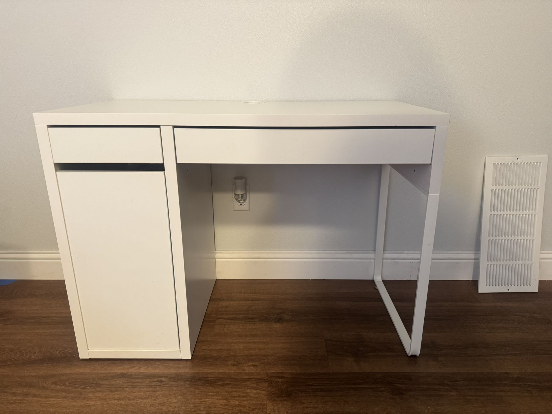 IKEA, White Micke Desk