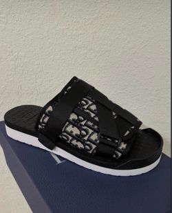 Dior slides