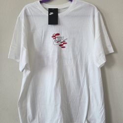 Nike Tshirt Men's  Size L 