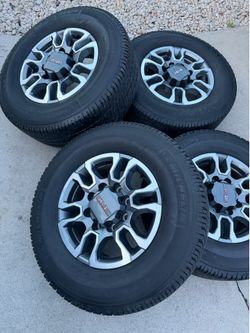 GMC Sierra AT4 18” OEM 8lug wheels