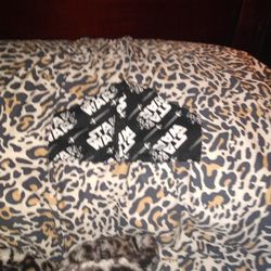 Two-sided Mask Star Wars On One Side Mandalorian On The Other