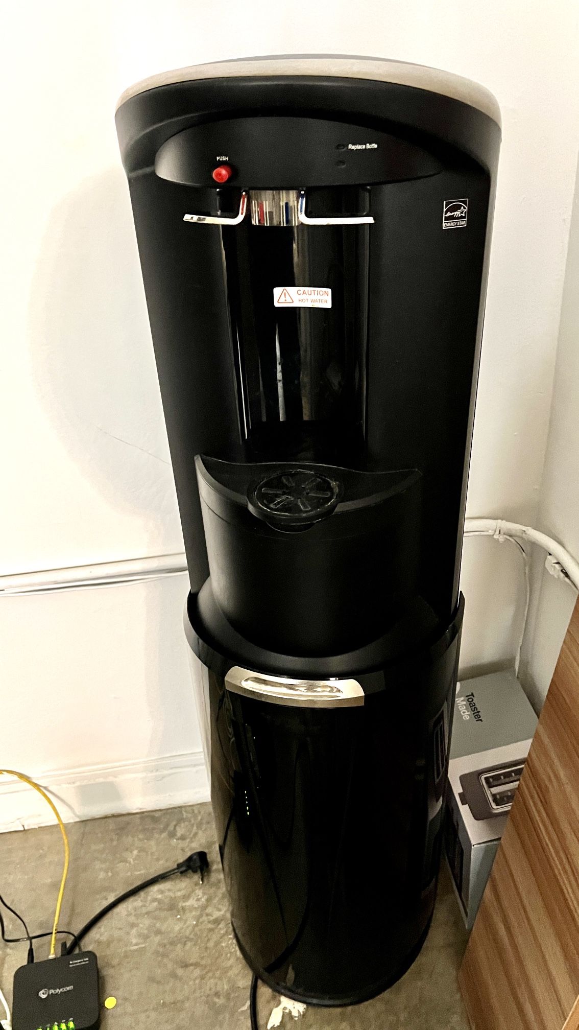 Water Dispenser ( Cold / Hot) For Sale