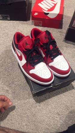 Jordan 1 Low Bulls