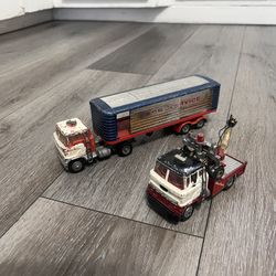Vintage Corgi Major Toys Holmes Wrecker Made In England and  CORGI MAJOR TOYS ARTICULATED TRAILER both for 25 dollars 