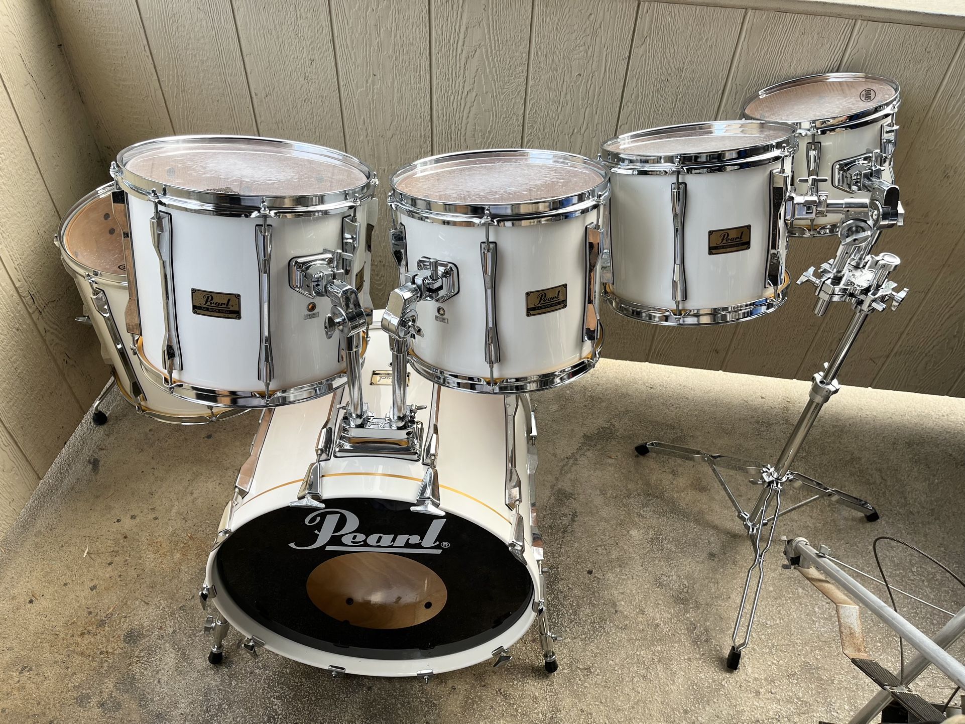 High Class Vntg Pearl 6pc Birch Drum Kit,  White Lacquer.   Cymbal