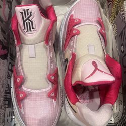 Kyrie Low 4 Kay Yow Size 9.5W/8M Nike Sneakers