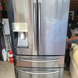 Sansumg Refrigerator 