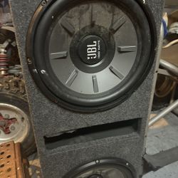 Dual 10” Subwoofers 