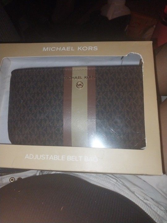 Micheal Kors Belt And Bag