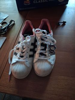 Hello kitty Adidas