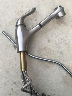 Pulldown kitchen faucet very good works