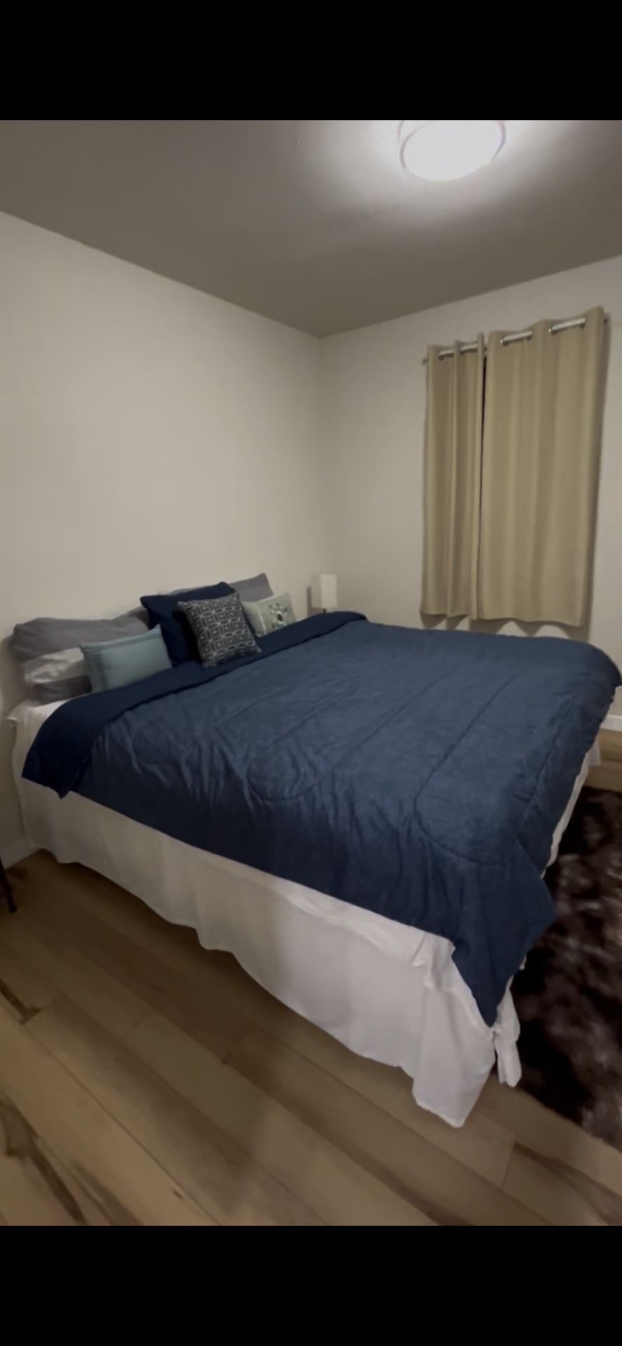King Size Premium Quality Bed With Box Springs And Bedding