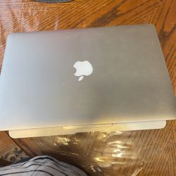 13”Mac Book Air, nothing is wrong with It.