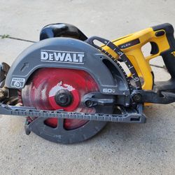 Dewalt Worm Drive Saw 60v 