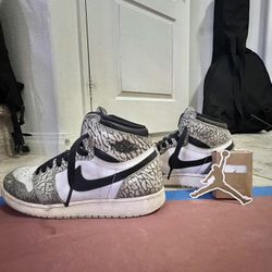 Air Jordan 1 High Cement Colorway Size 7 (with extra shoelaces)
