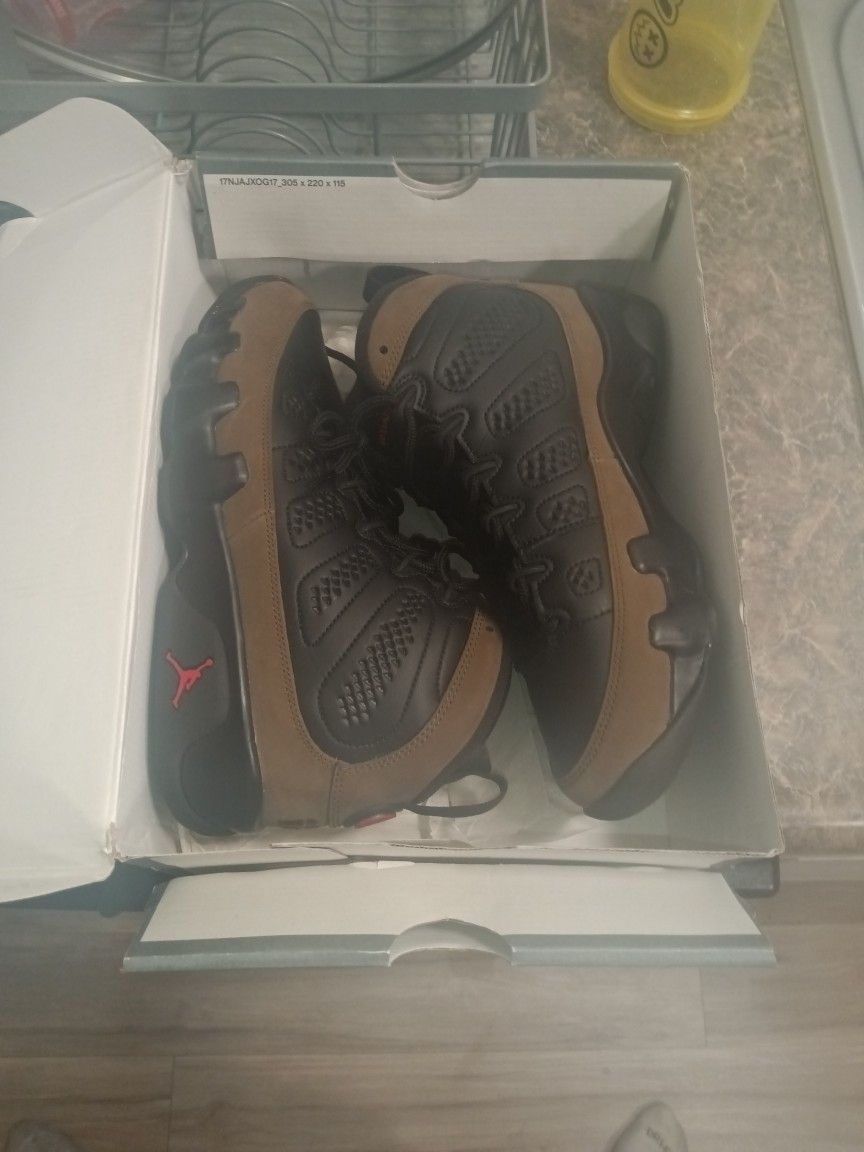 Air Jordan 9 Retro Olive Size 6