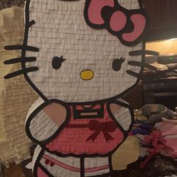 Hello Kitty Piñata