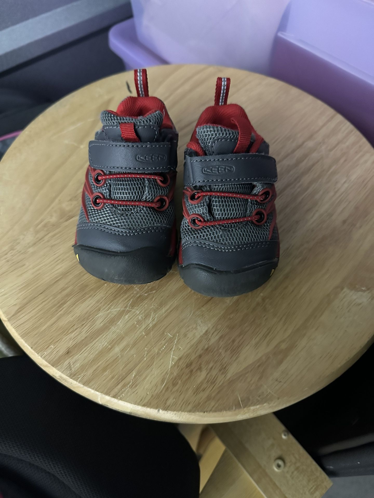 Keen Toddler Size 4 Shoes