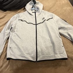XL Grey Nike Tech Fleece