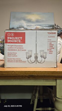 Brand New Elegant & Sleek Upright 5 Light Chandelier