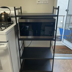 LG - NeoChef 1.5 Cu. Ft. Countertop Microwave with Sensor Cooking and EasyClean - Black Stainless Steel