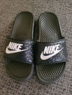 Nike slides size 8