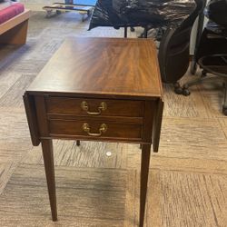  Henkel Harris 18 x 25 Rectangular End Table 