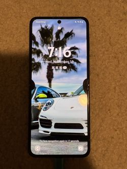 Samsung Galaxy Z Flip 5 – 256GB – Works Perfectly