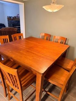Dining Table & Chairs