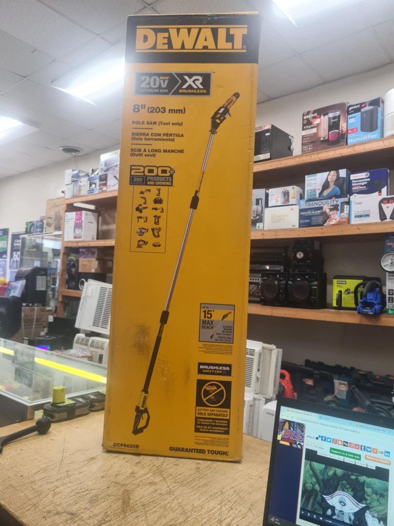 Dewalt 20v MAX 8in. Brushless Cordless Battery Powered Pole Saw (Tool Only)