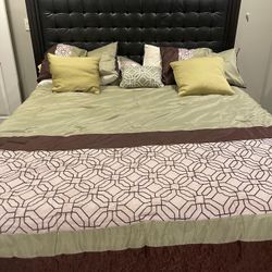 King Bed Set – Headboard + Frame + Box Springs + Mattress – Great Condition