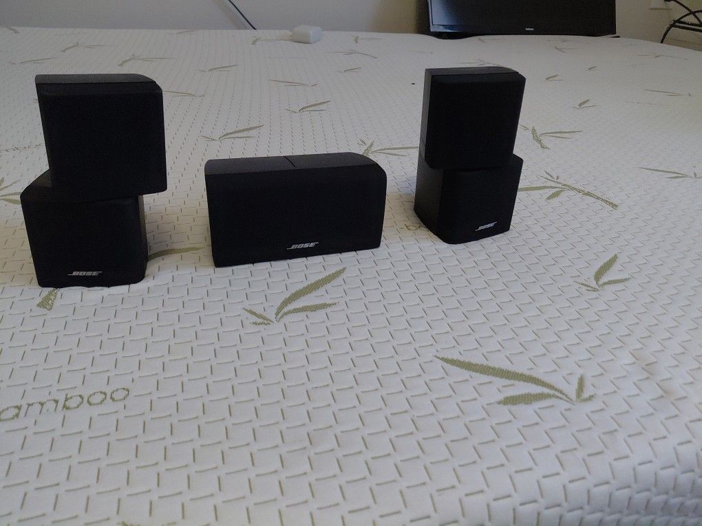 Bose Double Cube Speakers Pair Black Swivel Surround Center Good Condition