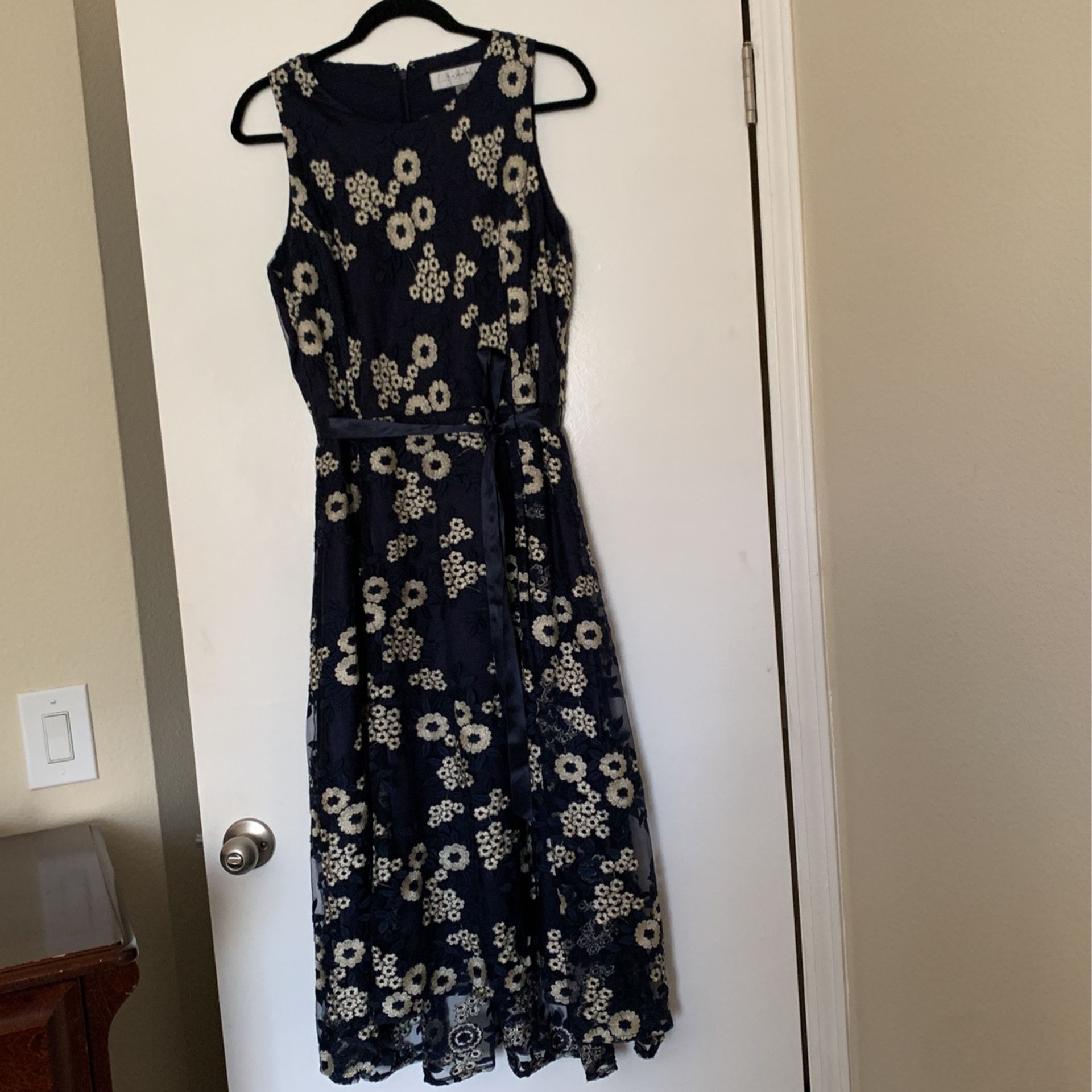 Tahari Women’s Dress Size 14