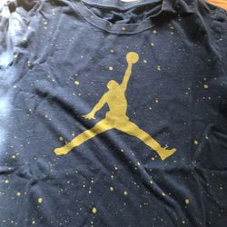 T-shirts Size M Youth . 1 T-shirt Brand New Little Bit Bigger 