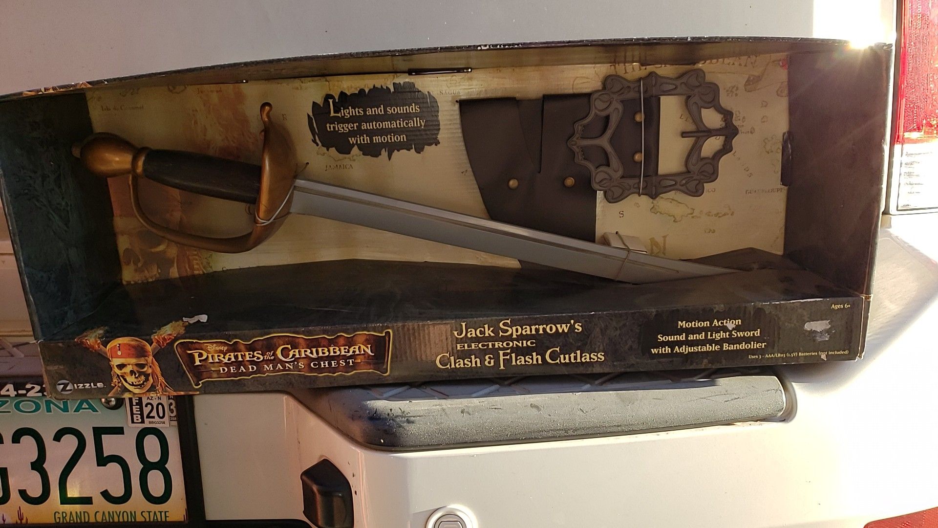 Brand New Jack Sparrow's Electronic. Clash & Flash Cutlass