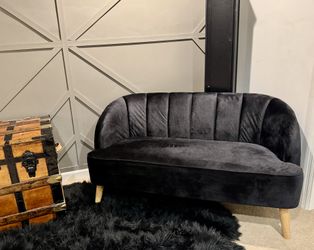 Black Velvet Loveseat