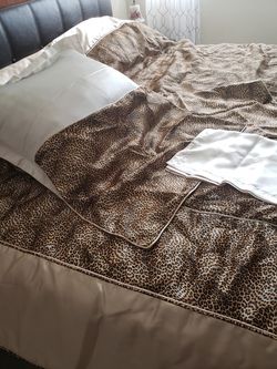 Bed cover with 4 pillow case