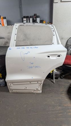 2025-2026 AUDI Q6 E-TRON REAR LEFT DOOR OEM USED #11043