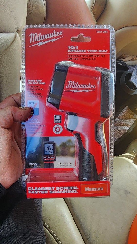 NEW Milwaukee 2267-20H 10:1 Infrared Thermometer LCD Display Temperature Gun
