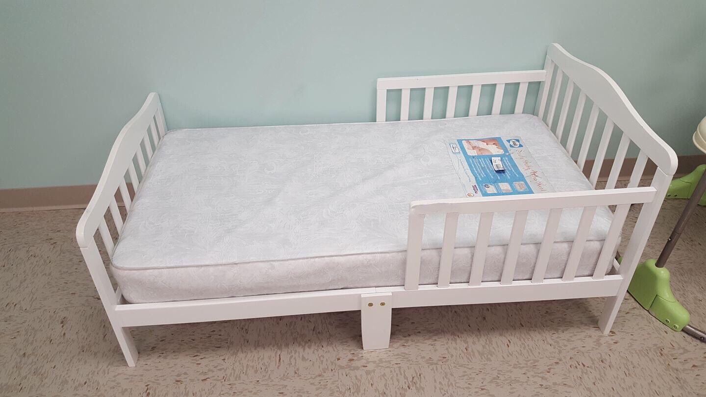 White  Wooden  Toddler  Bed  With  Mattress  