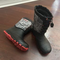 Merrell boys Snow boots Size 7 
