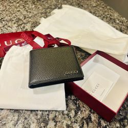 gucci mens bi fold wallet new w authentic card $400