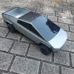 HotWheels RC Cyber Truck 