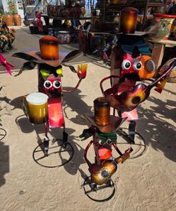 Unique finds for every style🌵PLANTERS 
exclusive Metal art decor🪷birdbaths