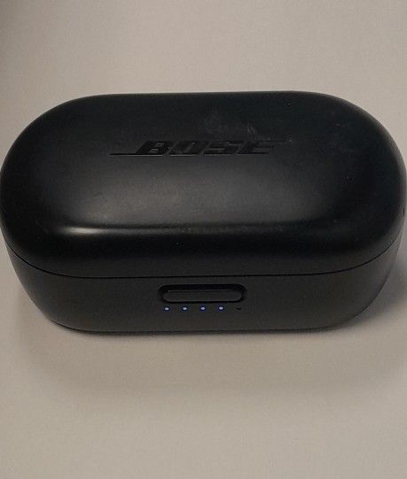 BOSE Earpod Base Charger Only. No Ear Pieces. For Bose QuietComfort Earbuds Triple Black Ear Wireless Headphones