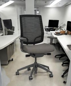 Premium Ergonomic Mesh Task Chair – Brand New – From $500 📦 Florida